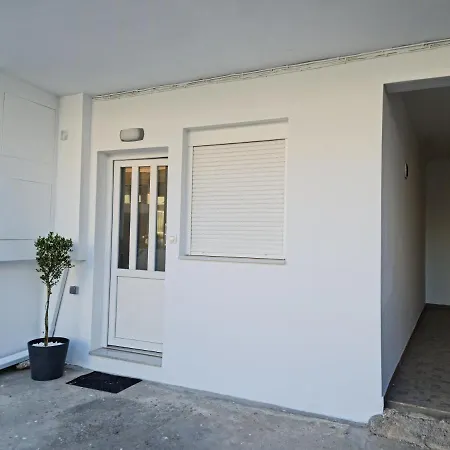 Hera Gk Apts *
