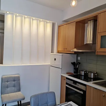 Hera Gk Apts *